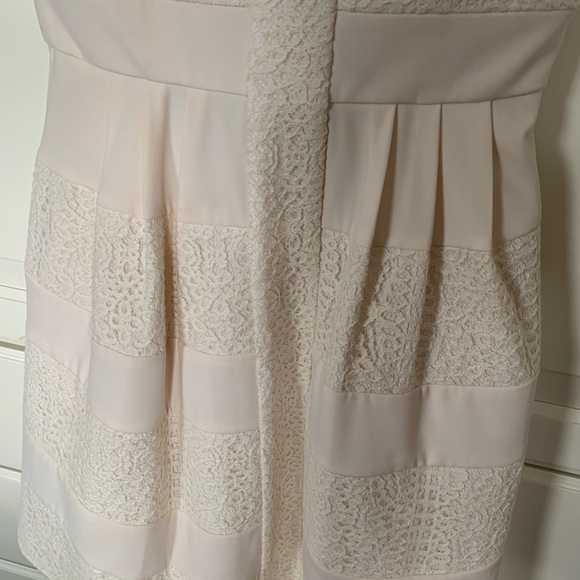 BCBG WHITE STRAPLESS DRESS - Picture 5 of 8